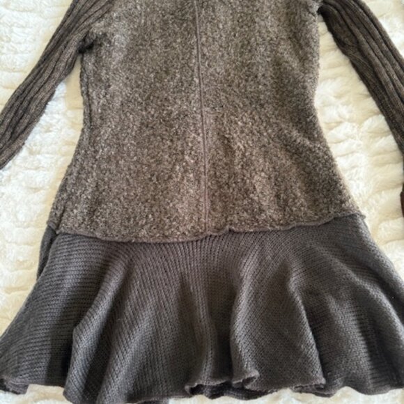 Standout Sweater! Cardigan Size Large Browns and Golds Rhinestone, Faux Leather - Picture 7 of 10